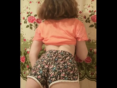 ❤️ Una ghjovana sexy si spoglia i pantaloncini davanti à a camera ️ Porno à noi % co.vlad-massage-salon.ru% ❌️❤