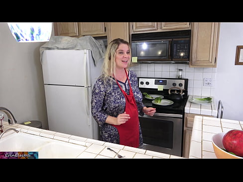 ❤️ Stepmom u munghje in cucina prima di a so data ️ Porno à noi % co.vlad-massage-salon.ru% ❌️❤